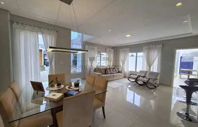 Imagem: A casa em condomínio à venda possui 5 Dormitórios, 5 Banheiros