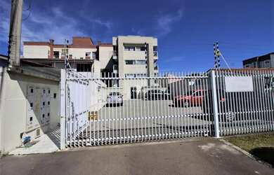 Imagem: O apartamento possui 3 Dormitórios, 1 Banheiro, 1 Vaga na garagem