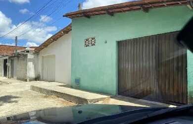 Imagem: A casa possui 3 Dormitórios, 1 Banheiro e 120m² de Área e