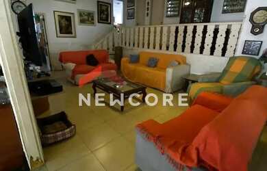 Imagem: A casa possui 5 Dormitórios, 5 Banheiros, 5 Vagas na garagem