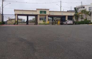 Imagem: O terreno possui 388m² de Área, Piscina e está localizado