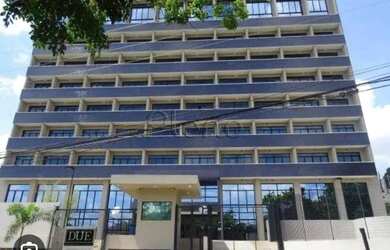 Imagem: O depósito à venda possui 5 Vagas na garagem e 375m² de Área