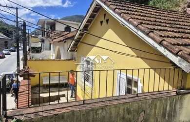 Imagem: A casa à venda possui 4 Dormitórios, 4 Banheiros, 3 Vagas
