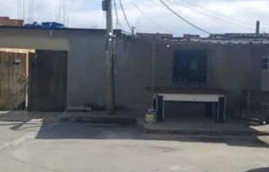 Imagem: A casa possui 2 Dormitórios, 2 Banheiros, 1 Vaga na garagem