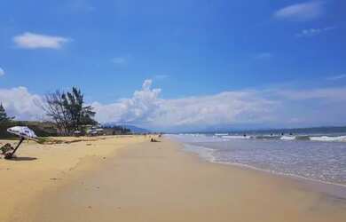 Imagem: O quarto possui 1 Dormitório, Acomodam 3 pessoas, 1 Vaga na