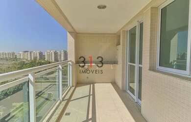 Imagem: O apartamento possui 3 Dormitórios, 1 Banheiro, 2 Vagas na