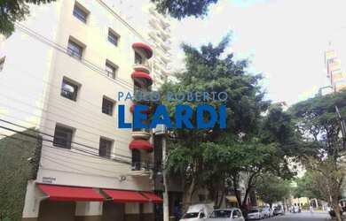 Imagem: O depósito possui 5 Vagas na garagem, 1.235m² de Área e