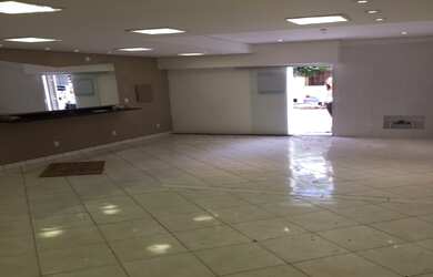 Imagem: O depósito possui 50m² de Área e está localizado em Sion