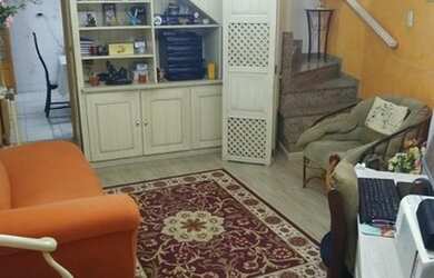 Imagem: A casa possui 3 Dormitórios, 2 Banheiros, 1 Vaga na garagem