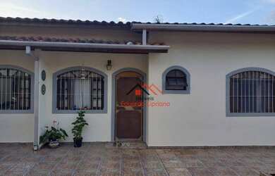 Imagem: A casa possui 2 Dormitórios, 1 Banheiro, 1 Vaga na garagem