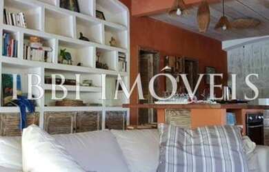 Imagem: A casa possui 4 Dormitórios, 1 Banheiro, 220m² de Área, Imóvel