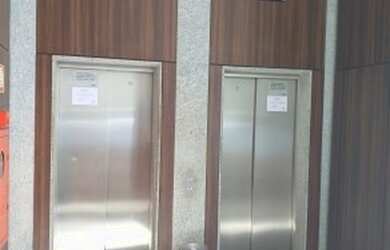 Imagem: O depósito possui 4 Vagas na garagem e 219m² de Área e está