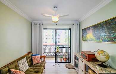 Imagem: O apartamento possui 2 Dormitórios, 1 Banheiro, 1 Vaga na garagem