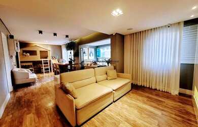 Imagem: O apartamento possui 4 Dormitórios, 3 Banheiros, 3 Vagas na