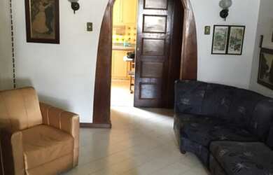 Imagem 4: Andar alto com vista parcial do mar