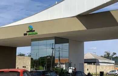 Imagem: A casa em condomínio possui 3 Dormitórios, 2 Banheiros, 2