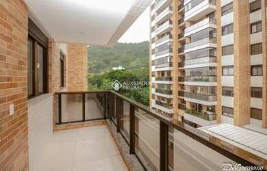 Imagem: O apartamento possui 1 Dormitório, 1 Banheiro, 2 Vagas na garagem