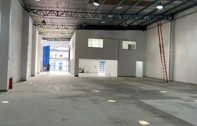 Imagem: O depósito possui 5 Vagas na garagem, 1.000m² de Área e