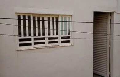 Imagem: A casa possui 1 Dormitório, 1 Banheiro e está localizado