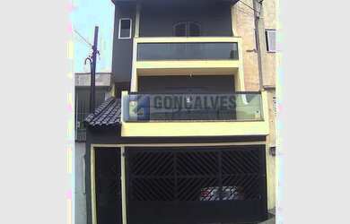 Imagem: A casa possui 3 Dormitórios, 4 Banheiros, 2 Vagas na garagem