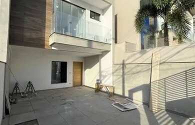 Imagem: A casa possui 3 Dormitórios, 1 Banheiro, 154m² de Área e