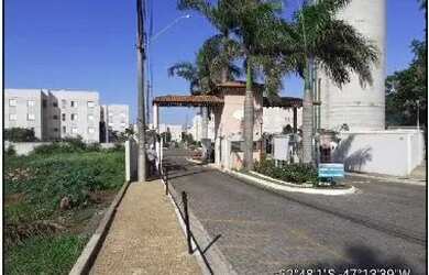 Imagem: A casa possui 2 Dormitórios, 1 Banheiro, 1 Vaga na garagem