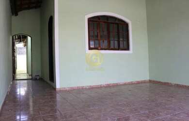 Imagem: A casa possui 1 Dormitório, 2 Banheiros, 2 Vagas na garagem