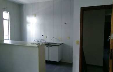 Imagem: O apartamento possui 1 Dormitório, 1 Banheiro, 1 Vaga na garagem