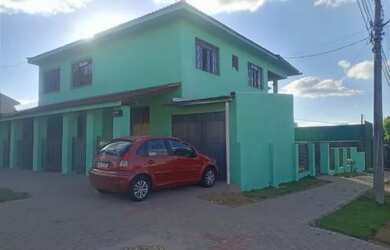Imagem: A casa possui 5 Dormitórios, 5 Banheiros, 2 Vagas na garagem