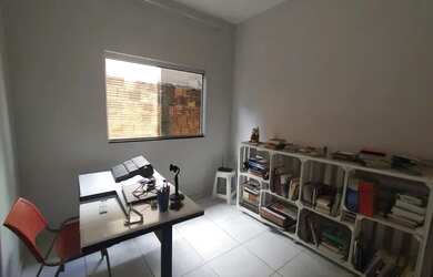 Imagem: A casa possui 3 Dormitórios, 2 Banheiros e está localizado