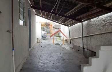 Imagem: A casa possui 2 Dormitórios, 2 Banheiros, 2 Vagas na garagem