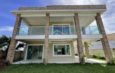 Imagem: A casa em condomínio possui 4 Dormitórios, 5 Banheiros, 2