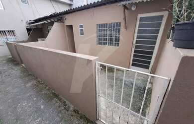 Imagem: A casa possui 1 Dormitório, 1 Banheiro, 30m² de Área e está