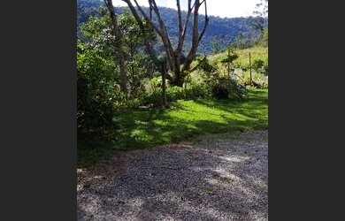 Imagem: A casa possui 1 Dormitório, 1 Banheiro, 1 Vaga na garagem