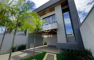 Imagem: A casa possui 3 Dormitórios, 4 Banheiros, 2 Vagas na garagem