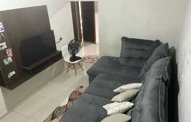 Imagem: A casa possui 2 Dormitórios, 1 Banheiro, Varanda e está localizado