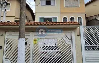 Imagem: A casa possui 3 Dormitórios, 4 Banheiros, 2 Vagas na garagem