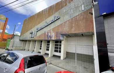 Imagem: O depósito possui 930m² de Área e está localizado em Centro