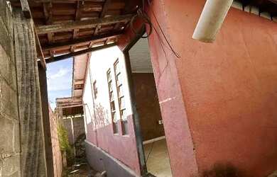 Imagem: A casa possui 3 Dormitórios, 1 Banheiro, 118m² de Área e