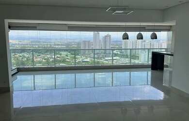 Imagem: O apartamento possui 4 Dormitórios, 5 Banheiros, 4 Vagas na