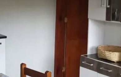 Imagem: A casa possui 1 Dormitório, 1 Banheiro, 2 Vagas na garagem