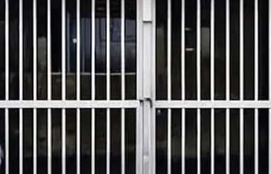 Imagem: A casa possui 3 Dormitórios, 3 Banheiros, 2 Vagas na garagem