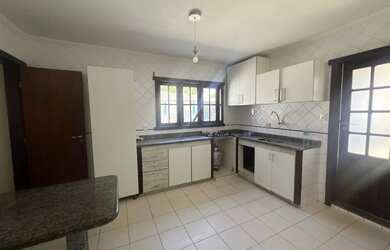 Imagem 10: Vende-se casa térrea em condomínio em Abrantes