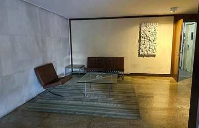 Imagem: O apartamento possui 5 Dormitórios, 3 Banheiros, 2 Vagas na