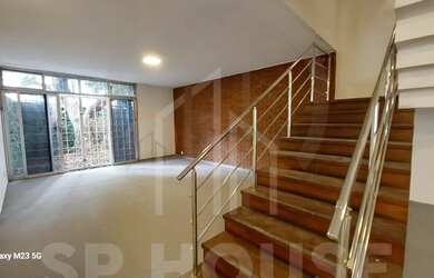 Imagem: O depósito possui 1 Vaga na garagem e 289m² de Área e está