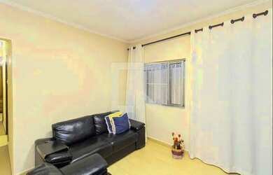 Imagem: A casa possui 2 Dormitórios, 1 Banheiro, 2 Vagas na garagem