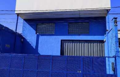 Imagem: O depósito possui 2 Vagas na garagem, 150m² de Área e está