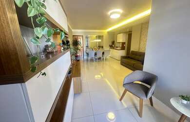 Imagem: O apartamento possui 3 Dormitórios, 2 Banheiros, 2 Vagas na