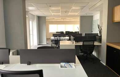 Imagem: O depósito possui 3 Vagas na garagem, 100m² de Área e está