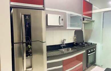 Imagem: O apartamento possui 2 Dormitórios, 1 Banheiro, 1 Vaga na garagem